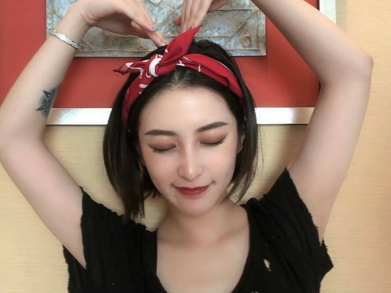 验证00后大长腿，短发酷妹子