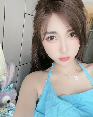 刚下海兼职的小姐姐，白嫩丝滑
