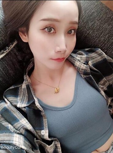 温柔如水的极品妹子，身材火辣