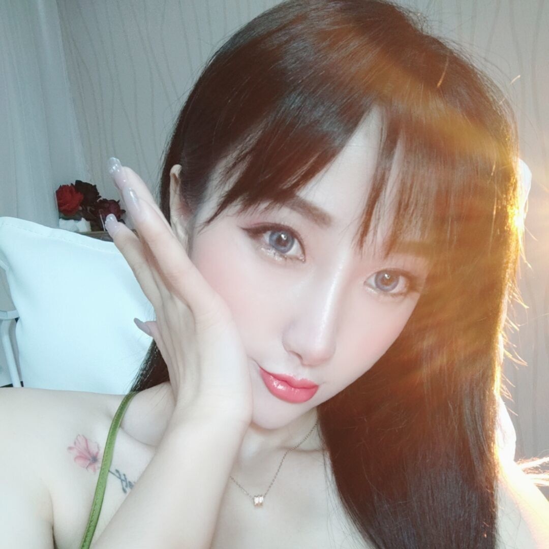 清纯苗条尺度大，小姐姐刚下水做紧紧的