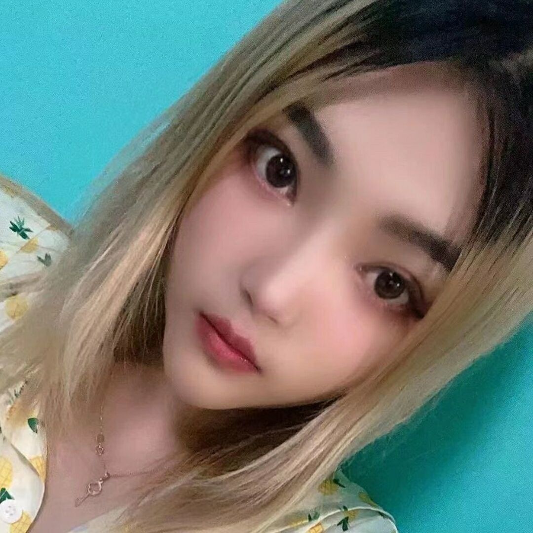 奔放骚女，丝袜都湿透了！胸大臀大实战款