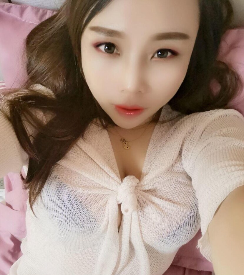 验证了个身材不错的妹子，很少遇到这种配合度高的