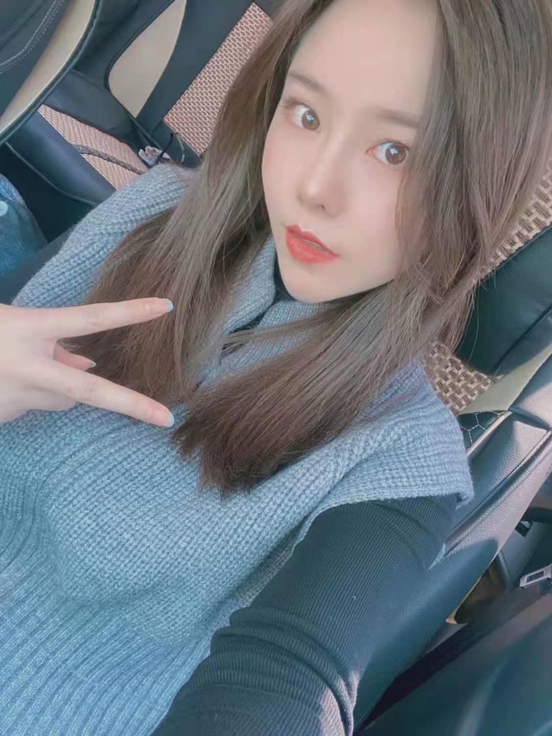 性感妹子，娇小可爱比较甜