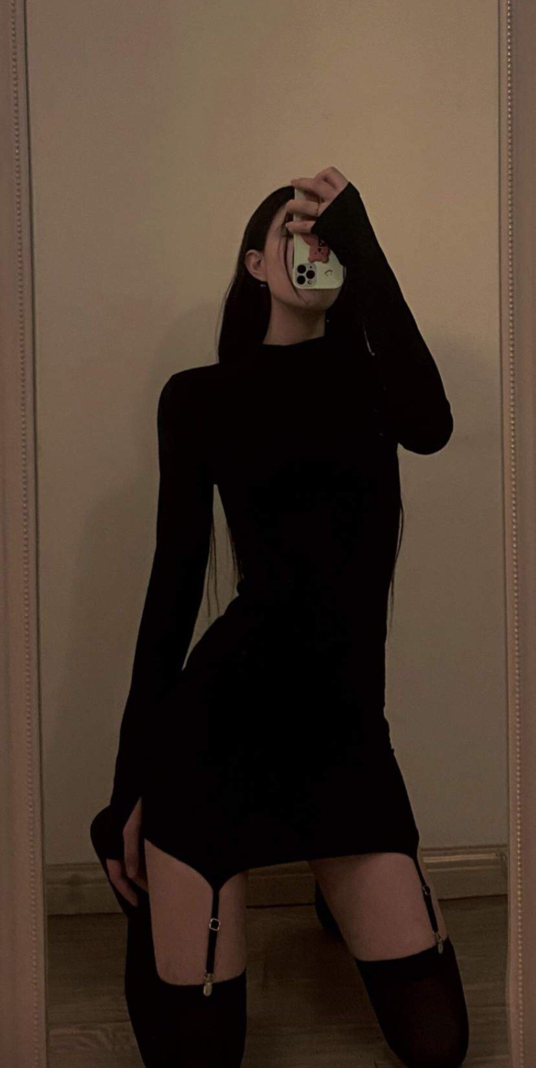 分享个长腿美女，身材性感，三点粉