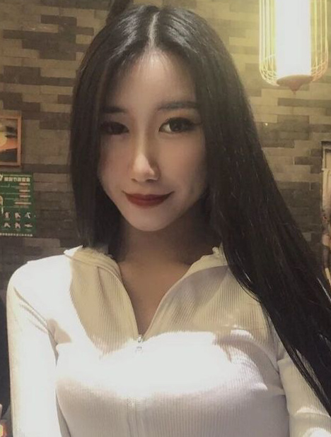 亲身体验，性感风骚，会玩的美女琪琪