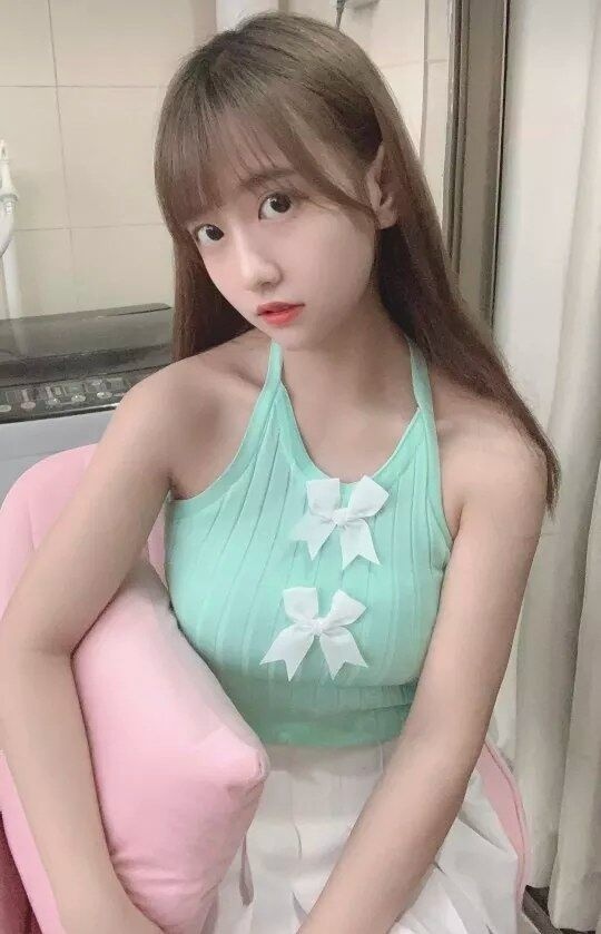 刚出来做的长腿小姐姐，床上很惊喜