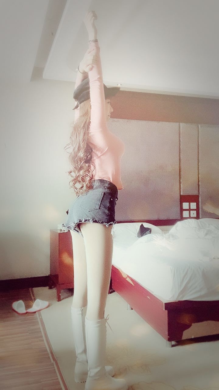 清新萝莉风小美女，喜欢的可约，已验证