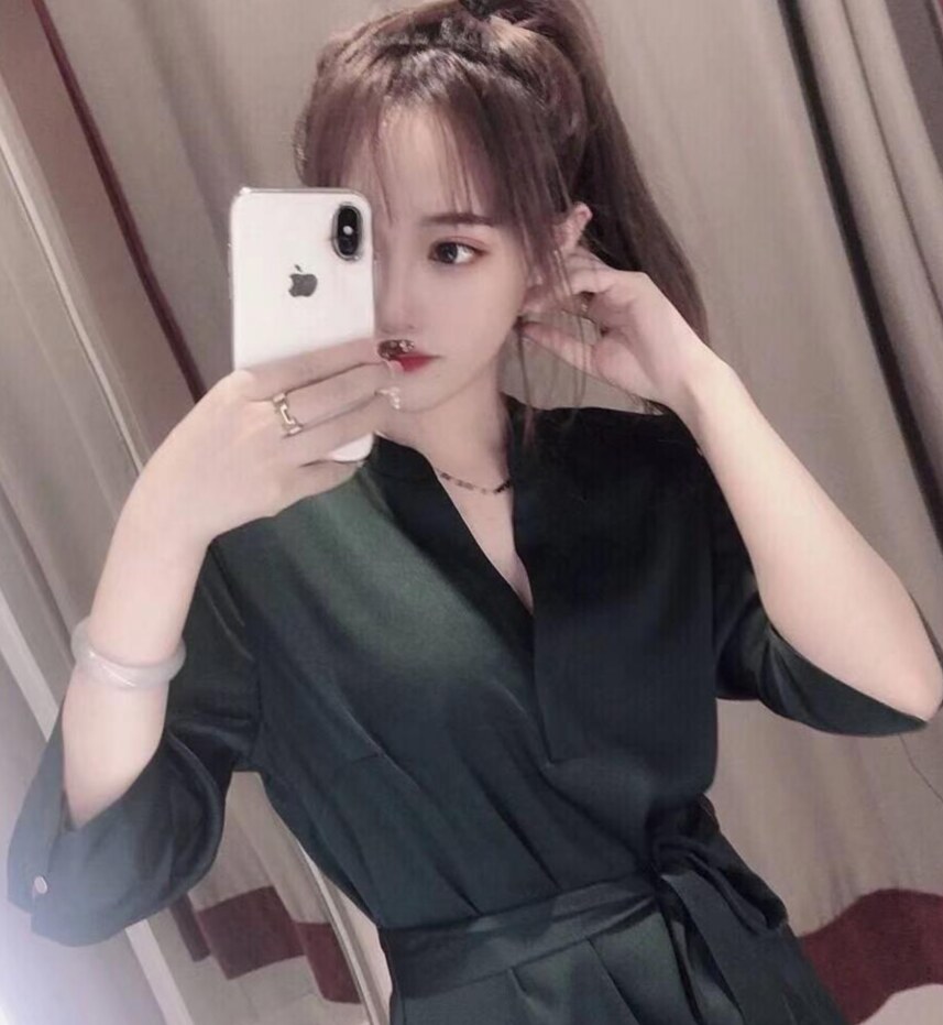 验证朋友推荐的新妹子，清纯漂亮