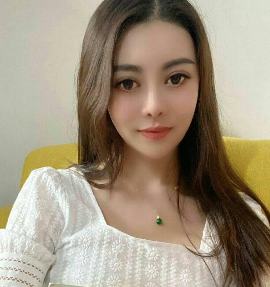 粉嫩多水的兼职妹子，知性有魅力