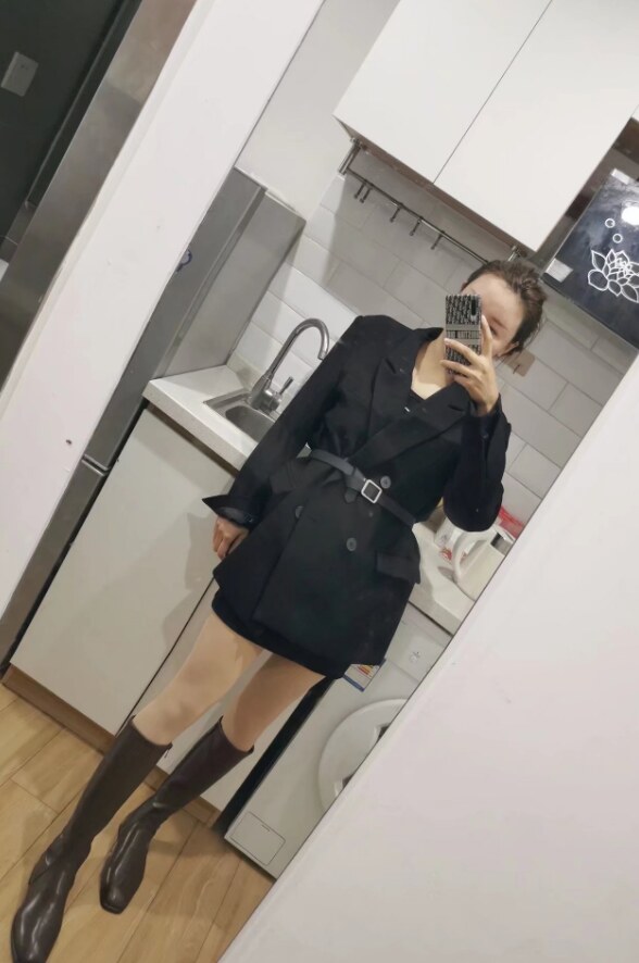 腰细腿长态度热情的美少妇
