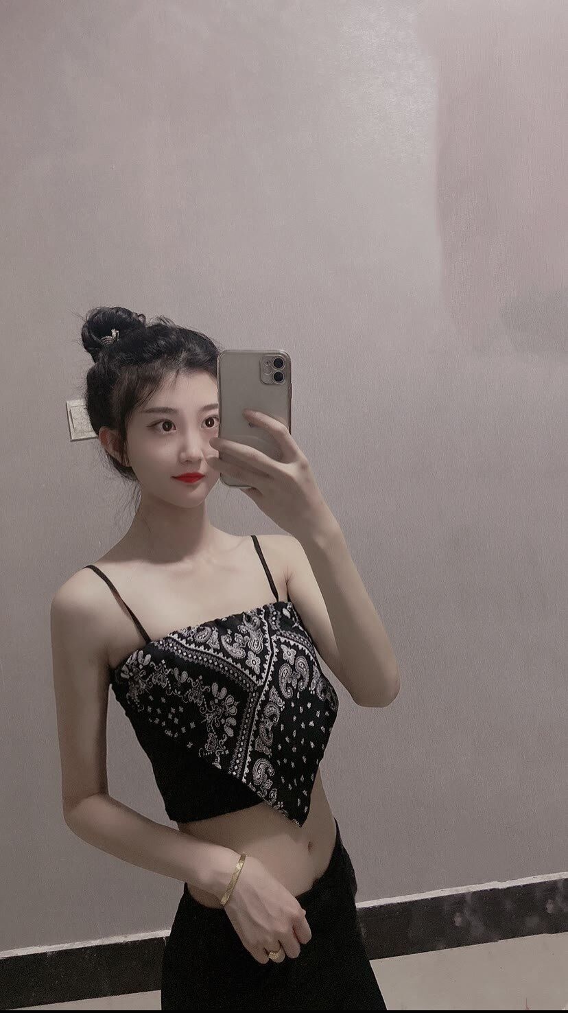 真实长腿嫩妹，丝袜控福音