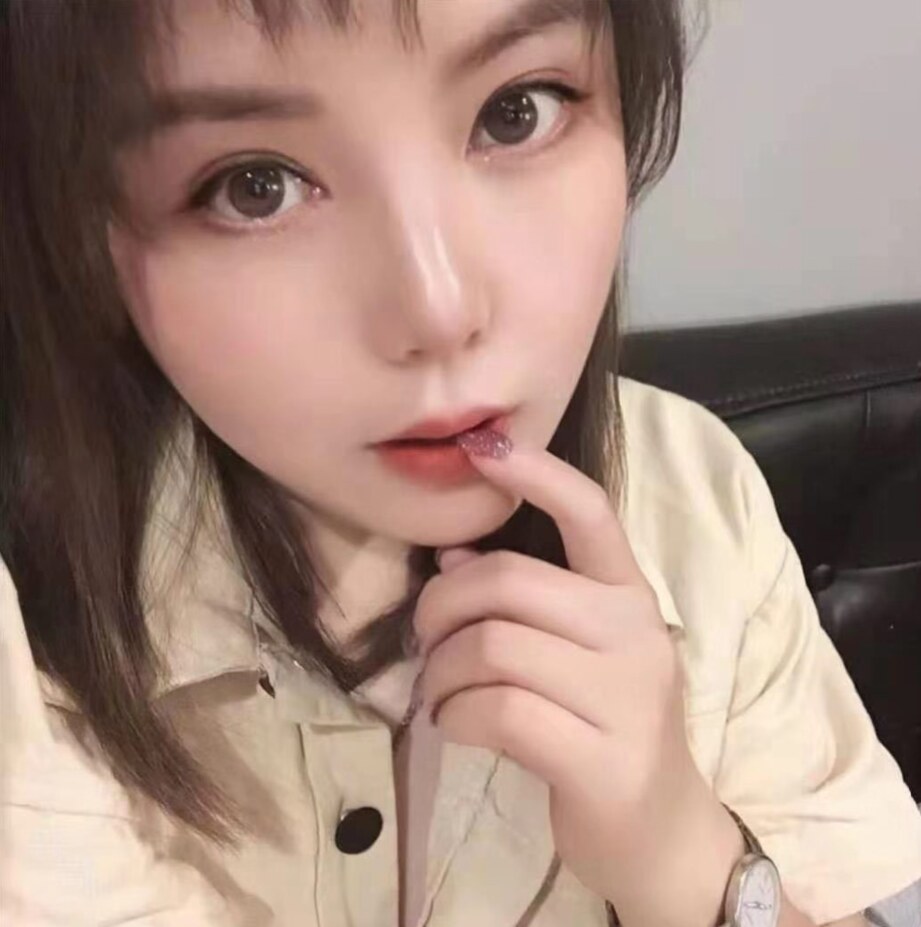 甜美系小姐姐，皮肤白嫩，值得一试