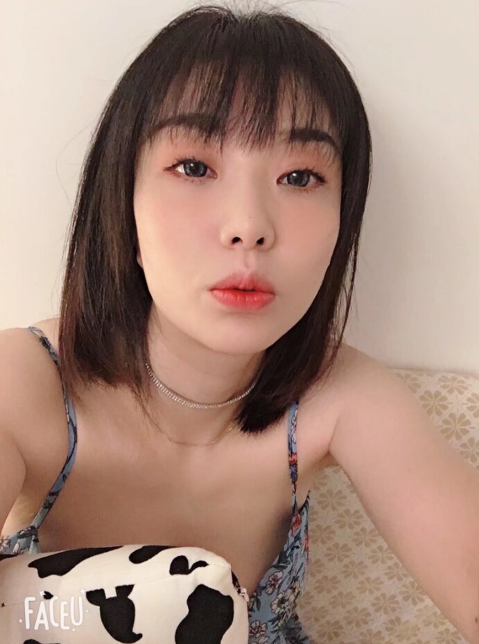 诱人的轻熟女雪儿，身材不错