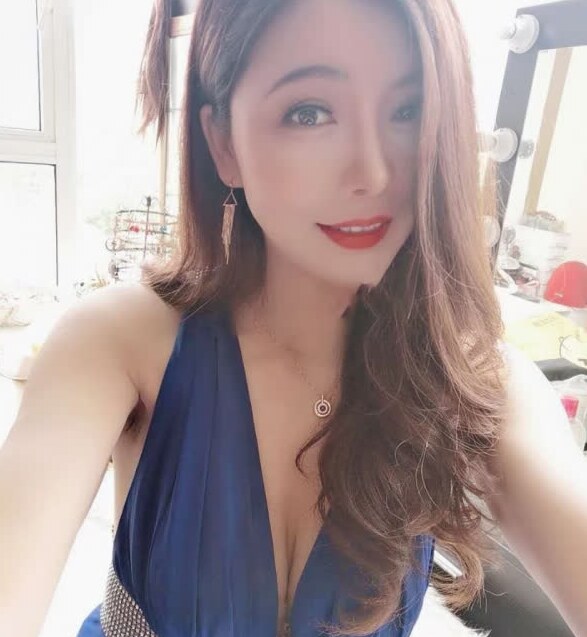 凹凸有致的性感美少妇，服务超值