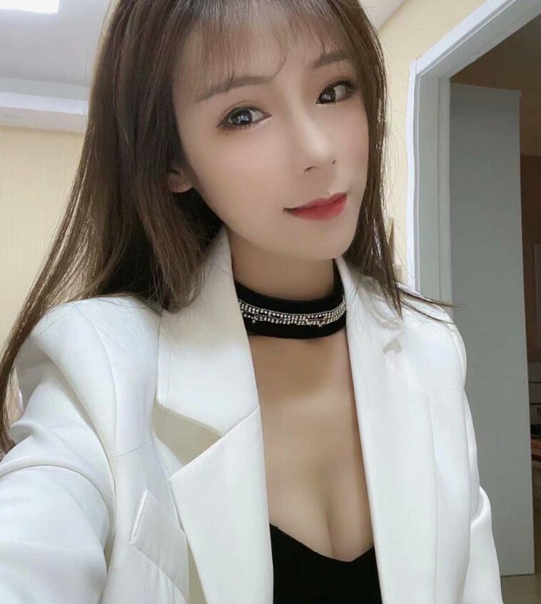 小穴超会夹人的温柔小姐姐，女上太厉害了