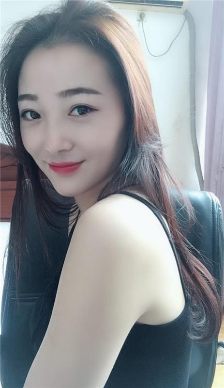 很会舔蛋蛋的小姐姐，三点粉嫩，69超爽