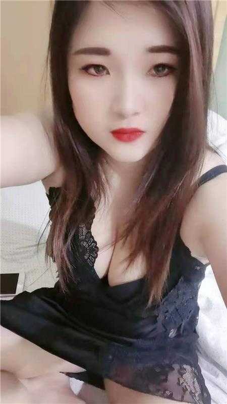  与大奶轻熟姐姐的约会，叫声如雷