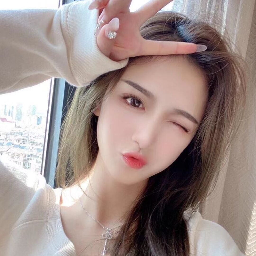 很会玩的白领小姐姐，皮肤好，气质佳