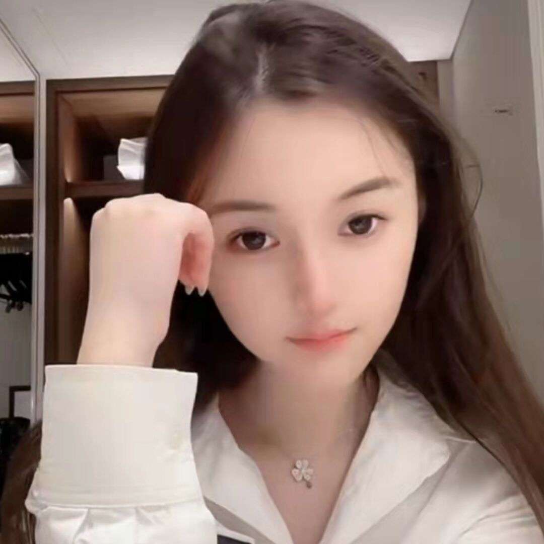 白嫩水灵小姐姐，胸大体贴，感觉很棒