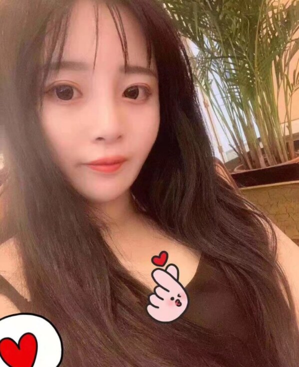 三点粉嫩的妹子，服务控狼友必刷
