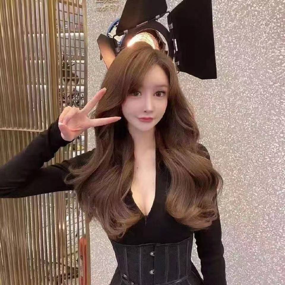 体验朝天宫附近高挑妹子，细腰美腿很诱惑