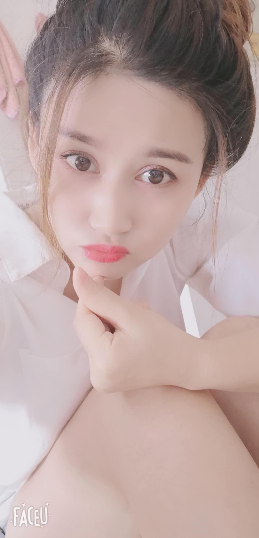 体验非常爽的兼职美女，爽歪歪