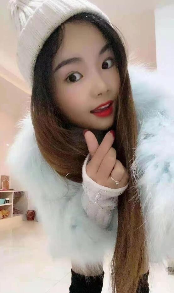 年轻漂亮的嫩妹，可以抱起来操
