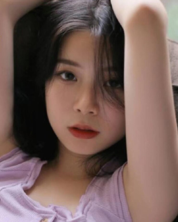 很会夹人的嫩妹，切忌女上，不然受不了