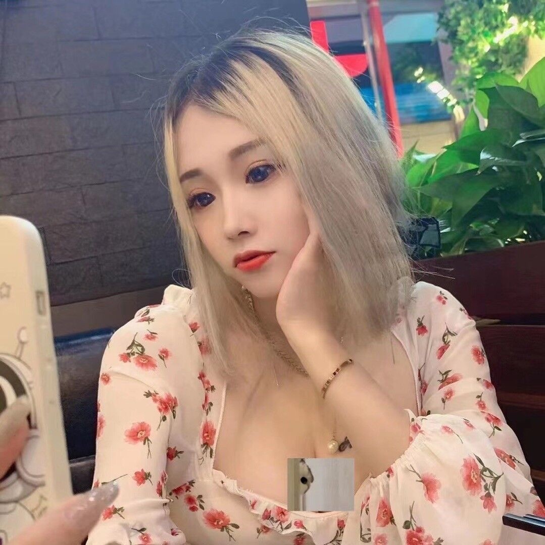 体验园区漂亮嫩妹，图年轻的可以玩玩