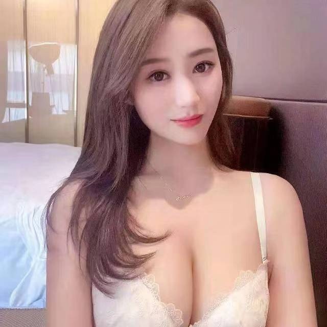 约炮高颜值兼职美女，身材好，有点小贵