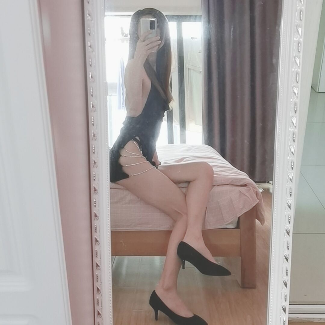 服务还可以的长腿美女，就是胸不够大
