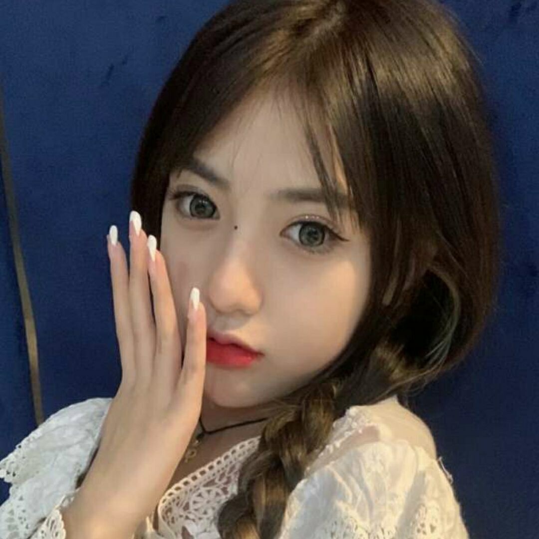 年轻可爱的小浪妹，骚气逼人