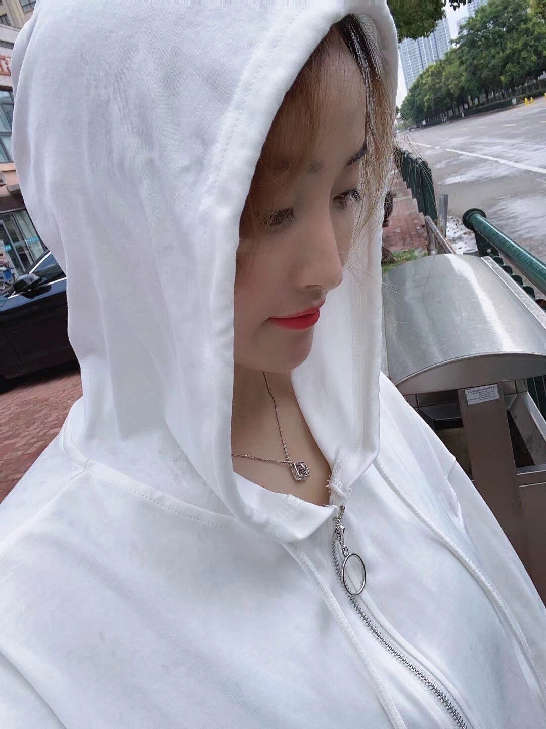 清纯大胸妹，看着就想干
