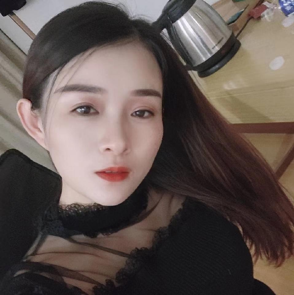 娇小兼职妹，可以抱起来玩