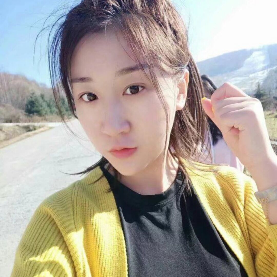 可以玩制服的小姐姐，身材火辣颜值高
