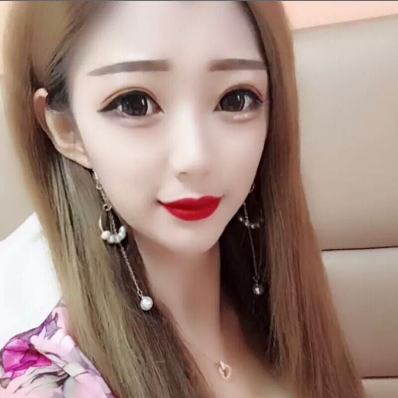 烈焰红唇漂亮小姐姐，妩媚风骚的很