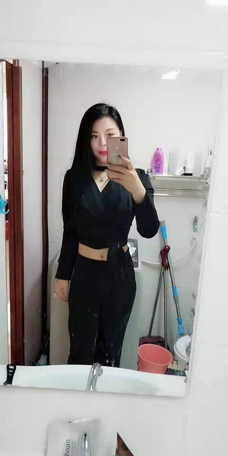 熟女是真会玩，体验爽歪歪啊