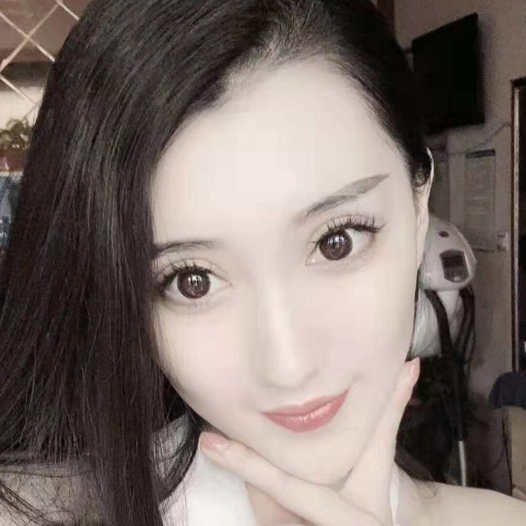 姐姐皮肤很紧致，下面也紧，水也多