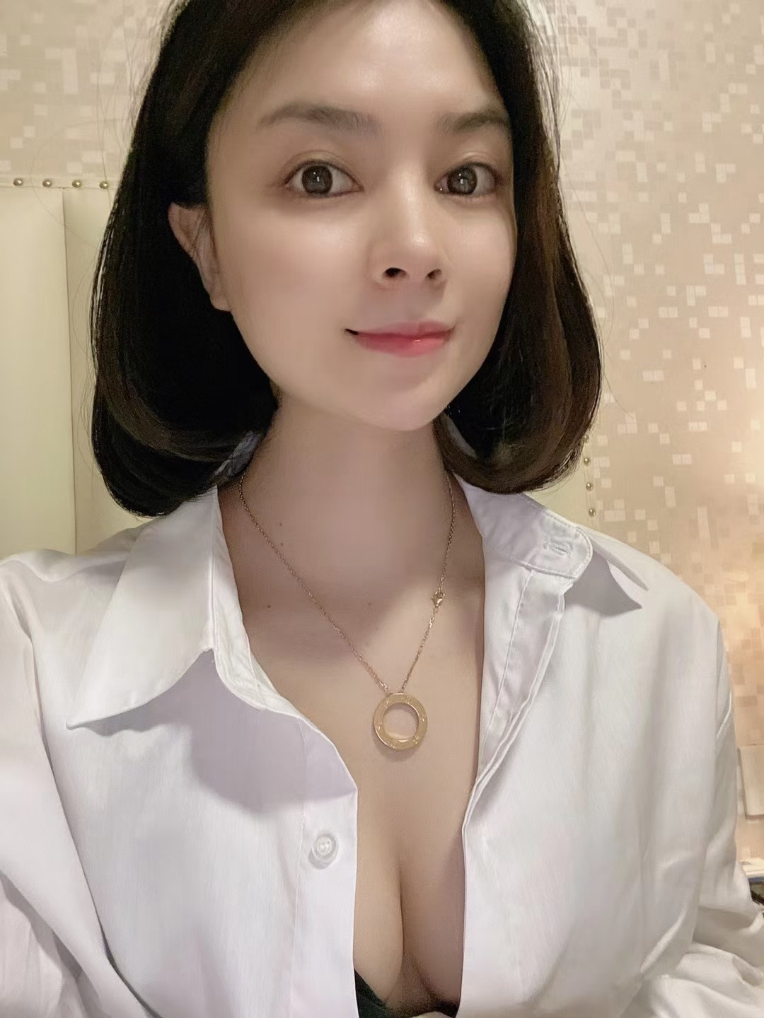 人照无差的大胸妹子，服务还不错