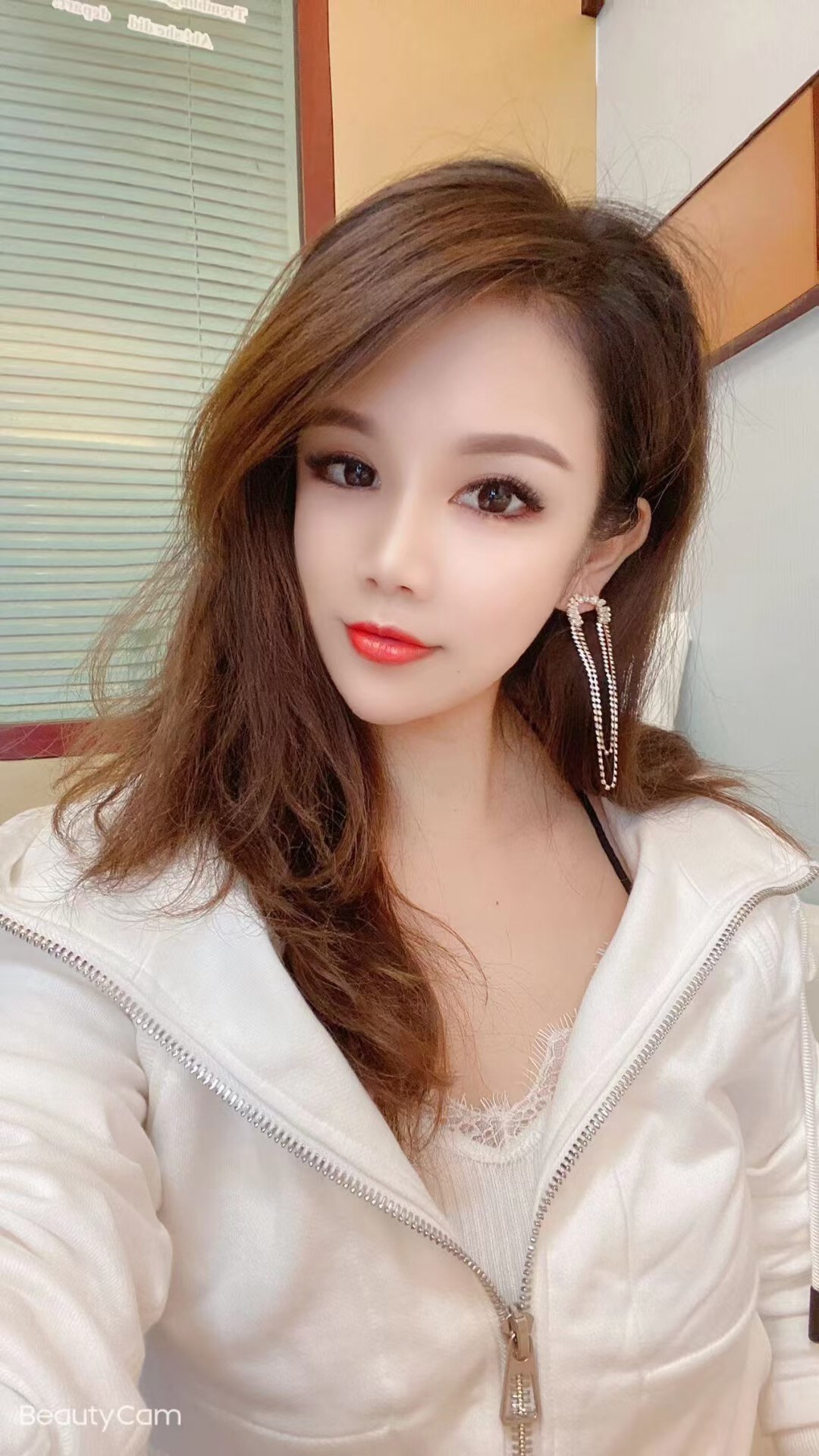 验证御姐范美女，胸大服务好