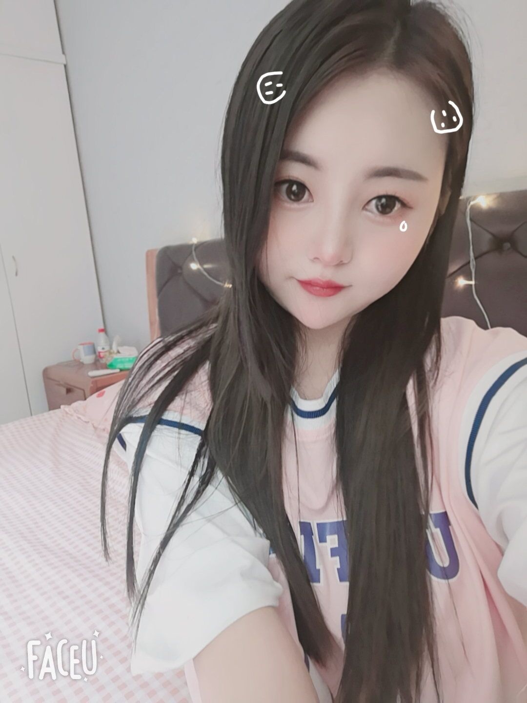 下城区小轩，白嫩胸大，三点粉