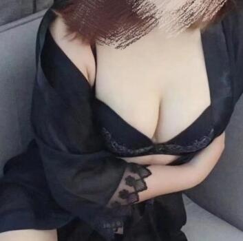 身材非常好的少妇姐姐，胸大人美