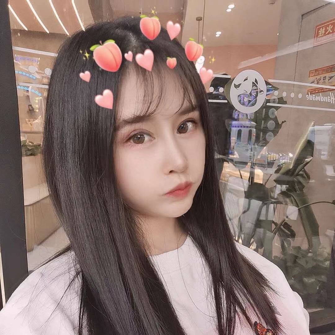 可爱的年轻美女，皮肤爽滑，