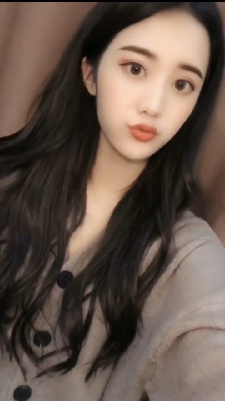 非常欠骂的骚女，越骂越兴奋