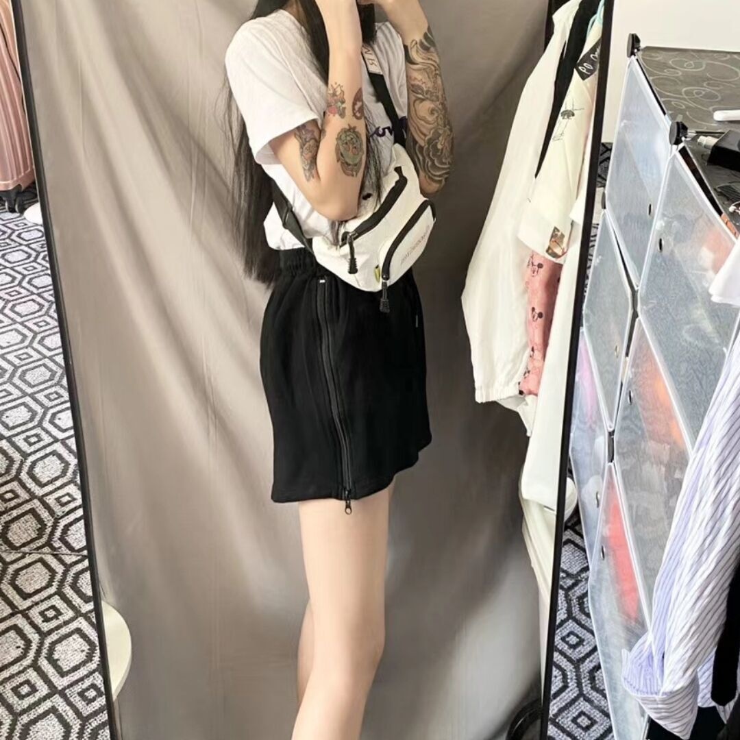 腿控的狼友们可以去体验下，相当爽