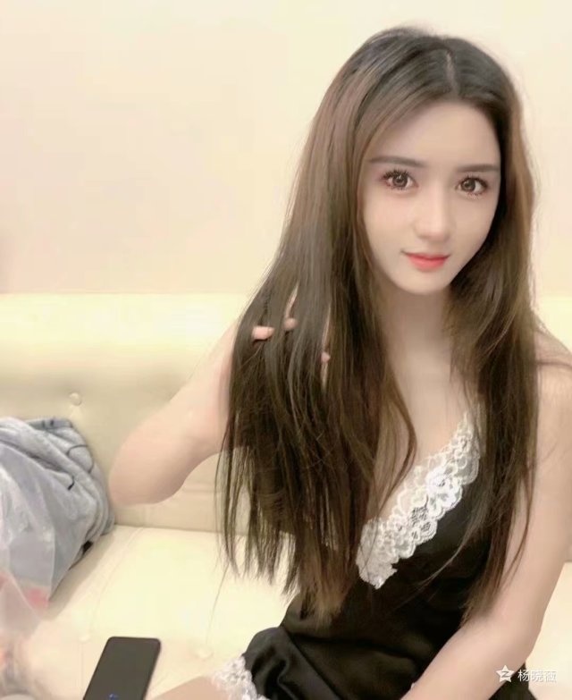长得挺水灵的大胸嫩妹，热情风骚