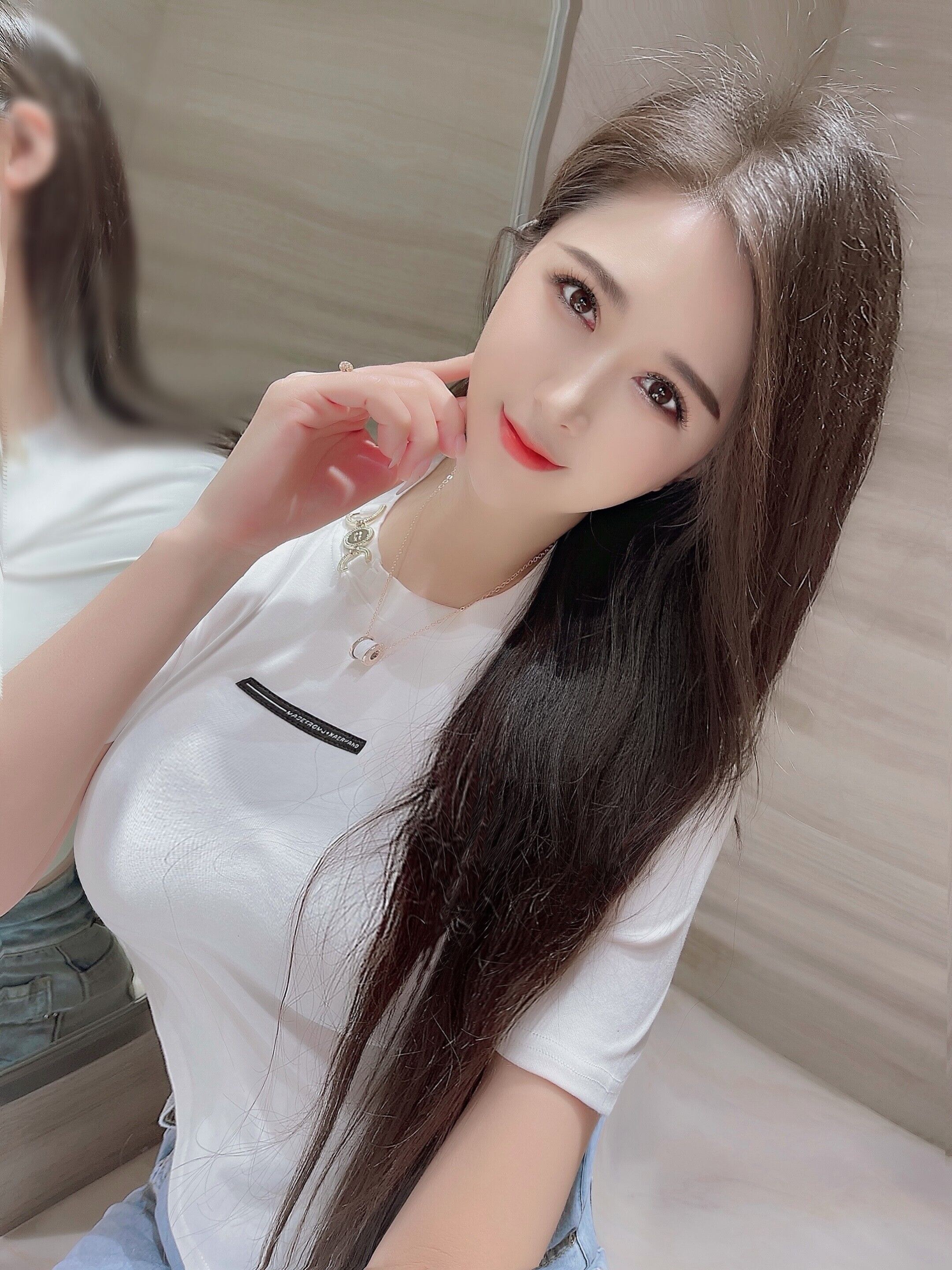 非常棒的身材，颜值也到位，服务更是爽