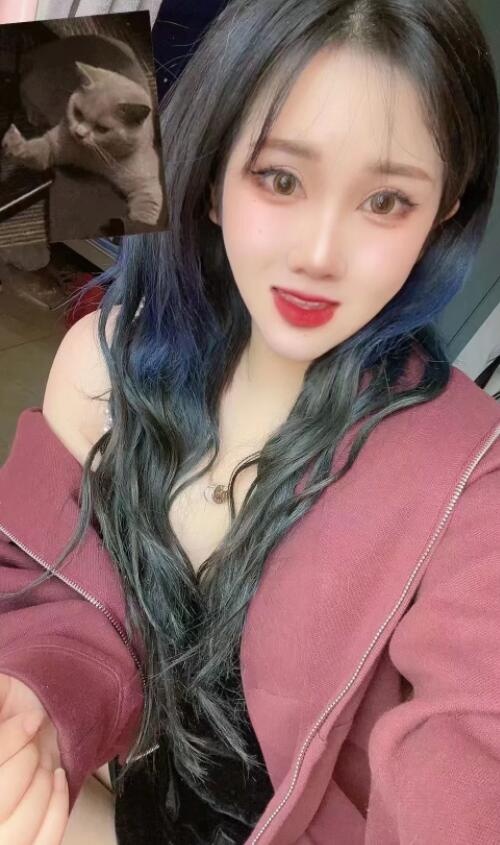性感娇媚的小姑娘