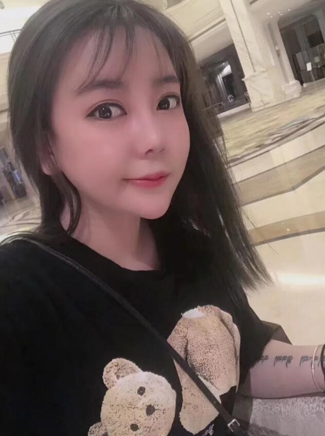 搞了个身材比例还行的小妹，让人舒服极了