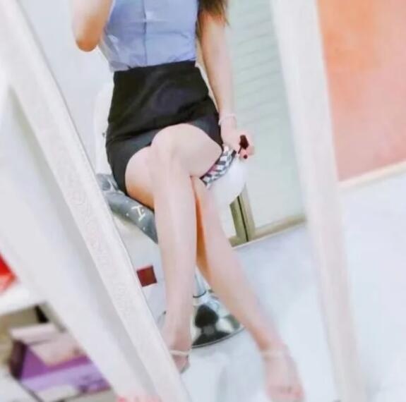 乖巧听话的大胸妹子，身材棒，服务爽